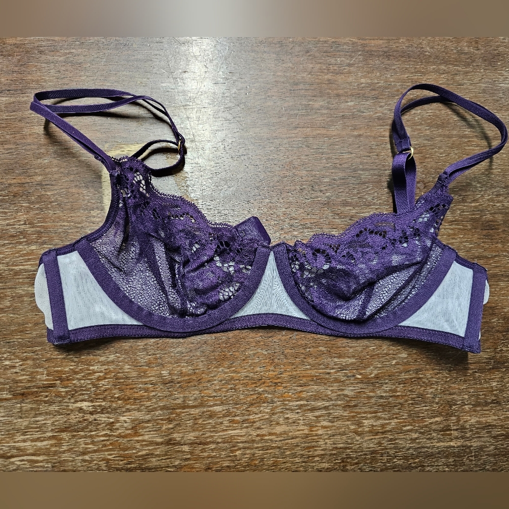 Lace Bra reversible with white and purple sides